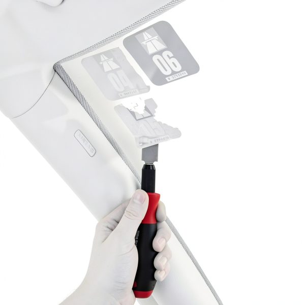 Wiha Universal Razor Edged Scraper with SoftFinish Handle Model 43090-4